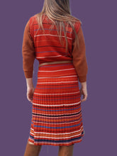 Charger l'image dans la galerie, Ensemble vintage Camille - Gilet et jupe Lainage rouge rayé. Taille S, 36, 38. Made in France