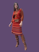 Charger l'image dans la galerie, Ensemble vintage Camille - Gilet et jupe Lainage rouge rayé. Taille S, 36, 38. Made in France