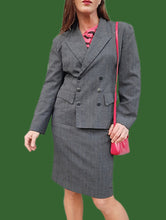 Charger l'image dans la galerie, Ensemble vintage Yolaine - Veste et jupe crayon grise à rayures. Taille S, 36, 38. Made in France