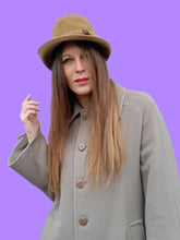 Charger l'image dans la galerie, Chapeau cloche vintage Ophélie - Feutre beige et galon noué.