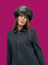 Charger l'image dans la galerie, Toque vintage Nadejda - Calotte en cuir véritable et imitation fourrure marron. Made in France.