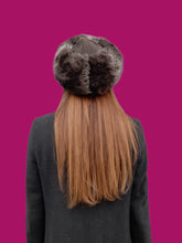 Charger l'image dans la galerie, Toque vintage Nadejda - Calotte en cuir véritable et imitation fourrure marron. Made in France.
