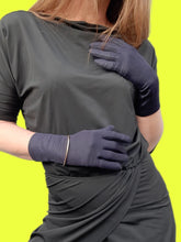 Charger l'image dans la galerie, Gants vintage Elsa - Tissu bleu nuit texturé et satiné. Taille 6,5 extensible. Neyret Paris.