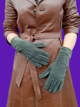 Charger l'image dans la galerie, Gants longs vintage Marina - Cuir Vert et finitions baguettes. Taille 7