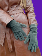 Charger l'image dans la galerie, Gants longs vintage Marina - Cuir Vert et finitions baguettes. Taille 7