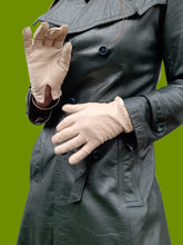 Charger l'image dans la galerie, Gants vintage Elisa - Cuir écru et triangles ajourés aux poignets. Taille 7 1/4