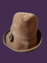 Charger l'image dans la galerie, Chapeau cloche vintage Ophélie - Feutre beige et galon noué.