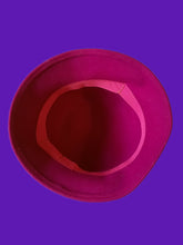 Charger l'image dans la galerie, Chapeau seau vintage Mélania - Feutre de laine rose fuchsia et galon noué.