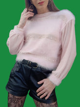 Charger l'image dans la galerie, Pull vintage Charline - Laine et mohair rose. Taille M, 38, 40. Tricoté main.