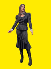 Charger l'image dans la galerie, Robe vintage Emmanuelle - Décolleté ajouré. Noire à pois blancs. Taille M, 38, 40.