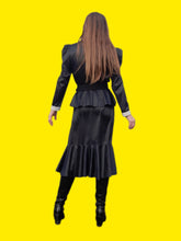 Charger l'image dans la galerie, Robe vintage Emmanuelle - Décolleté ajouré. Noire à pois blancs. Taille M, 38, 40.