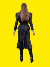 Charger l'image dans la galerie, Robe vintage Emmanuelle - Décolleté ajouré. Noire à pois blancs. Taille M, 38, 40.