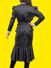 Charger l'image dans la galerie, Robe vintage Emmanuelle - Décolleté ajouré. Noire à pois blancs. Taille M, 38, 40.