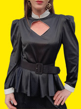 Charger l'image dans la galerie, Robe vintage Emmanuelle - Décolleté ajouré. Noire à pois blancs. Taille M, 38, 40.