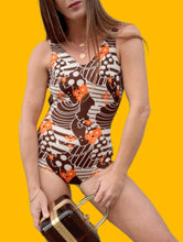 Charger l'image dans la galerie, Maillot de bain vintage Iris - Fleuri marron et orange. Taille XS, 34, 36. Du Pont. Made in France