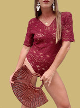 Charger l'image dans la galerie, Body vintage Véronique - Dentelle bordeaux. Taille M, 38, 40.