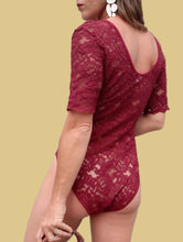 Charger l'image dans la galerie, Body vintage Véronique - Dentelle bordeaux. Taille M, 38, 40.