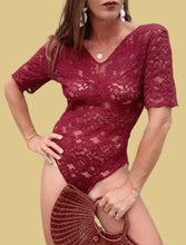 Charger l'image dans la galerie, Body vintage Véronique - Dentelle bordeaux. Taille M, 38, 40.
