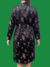 Charger l'image dans la galerie, Kimono Vietnamien Linh - Brocard fleuri. Taille M, 38, 40