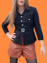 Charger l'image dans la galerie, Veste vintage Maud - A boutons bijoux en strass et ceinture assortie. Taille XS, 34, 36. Simone Maicen. Saint Etienne