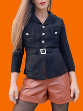 Charger l'image dans la galerie, Veste vintage Maud - A boutons bijoux en strass et ceinture assortie. Taille XS, 34, 36. Simone Maicen. Saint Etienne