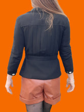 Charger l'image dans la galerie, Veste vintage Maud - A boutons bijoux en strass et ceinture assortie. Taille XS, 34, 36. Simone Maicen. Saint Etienne