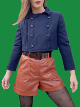 Charger l'image dans la galerie, Veste vintage Elvire - Cropped bleu marine à double boutonnage. Taille S, 36, 38. Simone Maicen. Made in France.