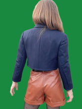 Charger l'image dans la galerie, Veste vintage Elvire - Cropped bleu marine à double boutonnage. Taille S, 36, 38. Simone Maicen. Made in France.