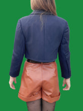 Charger l'image dans la galerie, Veste vintage Elvire - Cropped bleu marine à double boutonnage. Taille S, 36, 38. Simone Maicen. Made in France.