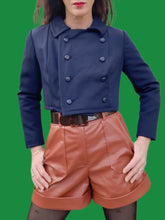 Charger l'image dans la galerie, Veste vintage Elvire - Cropped bleu marine à double boutonnage. Taille S, 36, 38. Simone Maicen. Made in France.