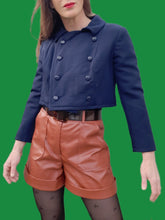 Charger l'image dans la galerie, Veste vintage Elvire - Cropped bleu marine à double boutonnage. Taille S, 36, 38. Simone Maicen. Made in France.