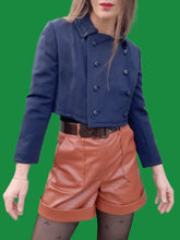 Charger l'image dans la galerie, Veste vintage Elvire - Cropped bleu marine à double boutonnage. Taille S, 36, 38. Simone Maicen. Made in France.