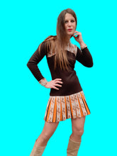 Charger l'image dans la galerie, Robe vintage Izzy - Courte et plissée. Taille XS, 34, 36. Pom-pom girl