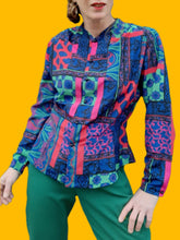 Charger l'image dans la galerie, Chemisier vintage Paméla - Imprimé coloré. Taille S, 36, 38. Jean Gabriel. Made in France