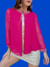 Charger l'image dans la galerie, Blouse vintage Elodie - Rose fuchsia. Col et manches ornés de perles. Taille S, 36, 38. Cinquini.
