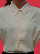 Charger l'image dans la galerie, Chemisier vintage Johanna - Jaune clair. Broderie col et manches. Taille XXL, 44, 46.