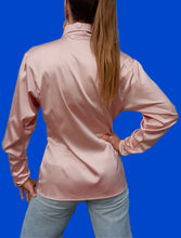 Charger l'image dans la galerie, Chemisier "Seconde" Candice. Satiné rose. Chantal Thomass. Taille L, 40, 42