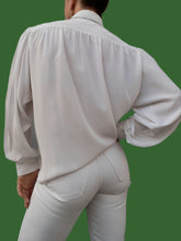 Charger l'image dans la galerie, Chemisier vintage Georgina - Col Lavallière. Taille XL, 42, 44. Weinberg. Fabriqué en France