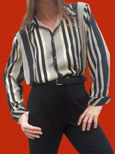 Charger l'image dans la galerie, Chemisier vintage Monica - Rayé sable et noir. Taille XL, 42, 44