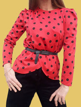 Charger l'image dans la galerie, Blouse vintage Gloria - Cache-cœur rouge à pois. Taille M, 38, 40. Made in Britain.