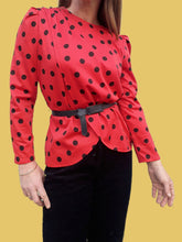 Charger l'image dans la galerie, Blouse vintage Gloria - Cache-cœur rouge à pois. Taille M, 38, 40. Made in Britain.