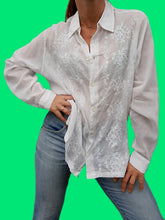 Charger l'image dans la galerie, Chemisier vintage Célia - Broderies florales. Taille XL, 42, 44. Romantique.