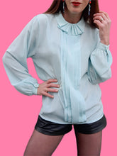 Charger l'image dans la galerie, Blouse vintage Solène - Turquoise au col jabot plissé. Taille M, 38, 40. Made in France.