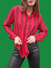 Charger l'image dans la galerie, Chemisier vintage Donatienne - A Rayures rouges et noires. Taille S, 36, 38.