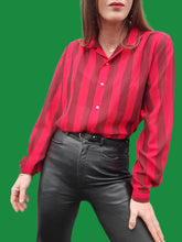 Charger l'image dans la galerie, Chemisier vintage Donatienne - A Rayures rouges et noires. Taille S, 36, 38.