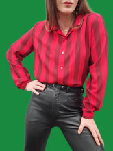 Charger l'image dans la galerie, Chemisier vintage Donatienne - A Rayures rouges et noires. Taille S, 36, 38.