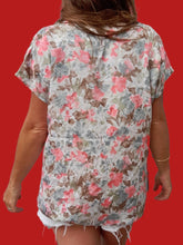 Charger l'image dans la galerie, Haut vintage Loulou - Aquarelle fleurie, boutons YSL. Taille L, 40, 42