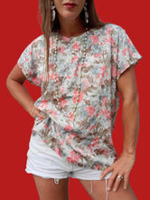 Charger l'image dans la galerie, Haut vintage Loulou - Aquarelle fleurie, boutons YSL. Taille L, 40, 42