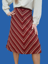 Charger l'image dans la galerie, Ensemble vintage Lisa - Gilet et jupe en maille rayée. Taille M, 38, 40.Tricots de qualité. Made in France.
