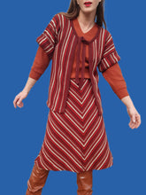 Charger l'image dans la galerie, Ensemble vintage Lisa - Gilet et jupe en maille rayée. Taille M, 38, 40.Tricots de qualité. Made in France.